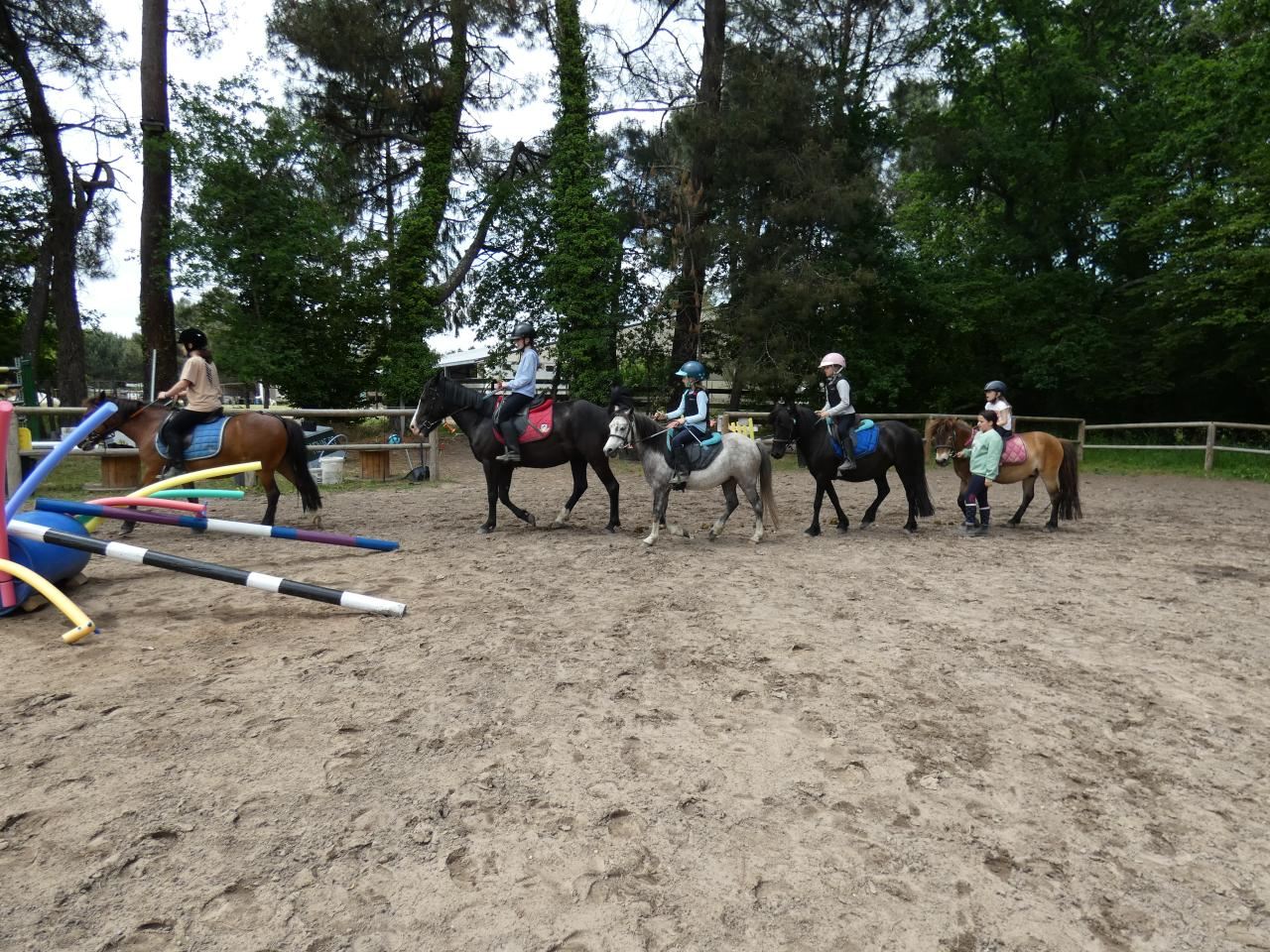 Groupe d’enfants au centre équestre